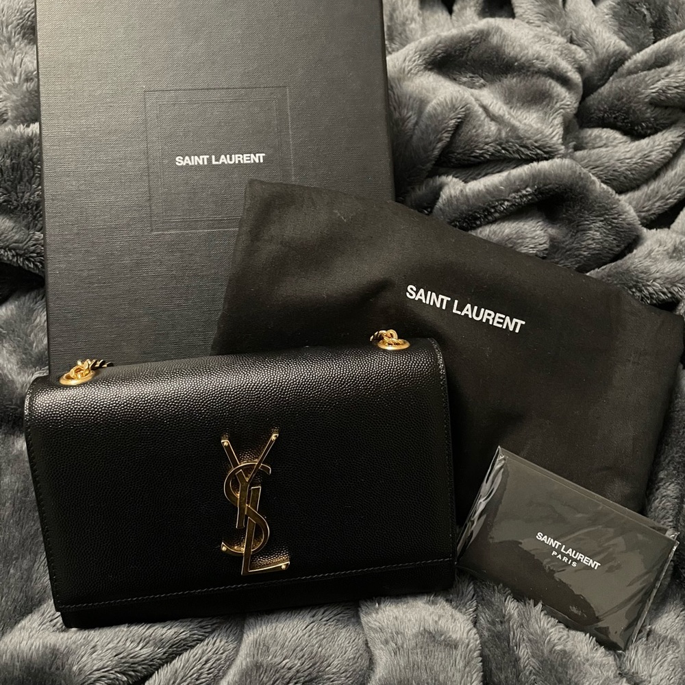 KATE SMALL CHAIN BAG IN GRAIN DE POUDRE LEATHER